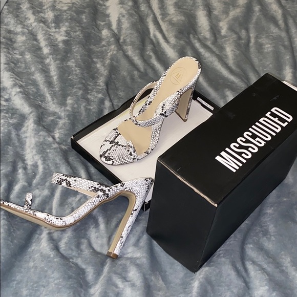 Missguided Shoes - White snake print mule